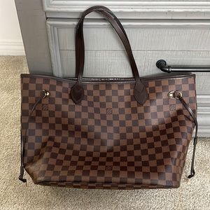 Louis Vuitton MM Neverfull